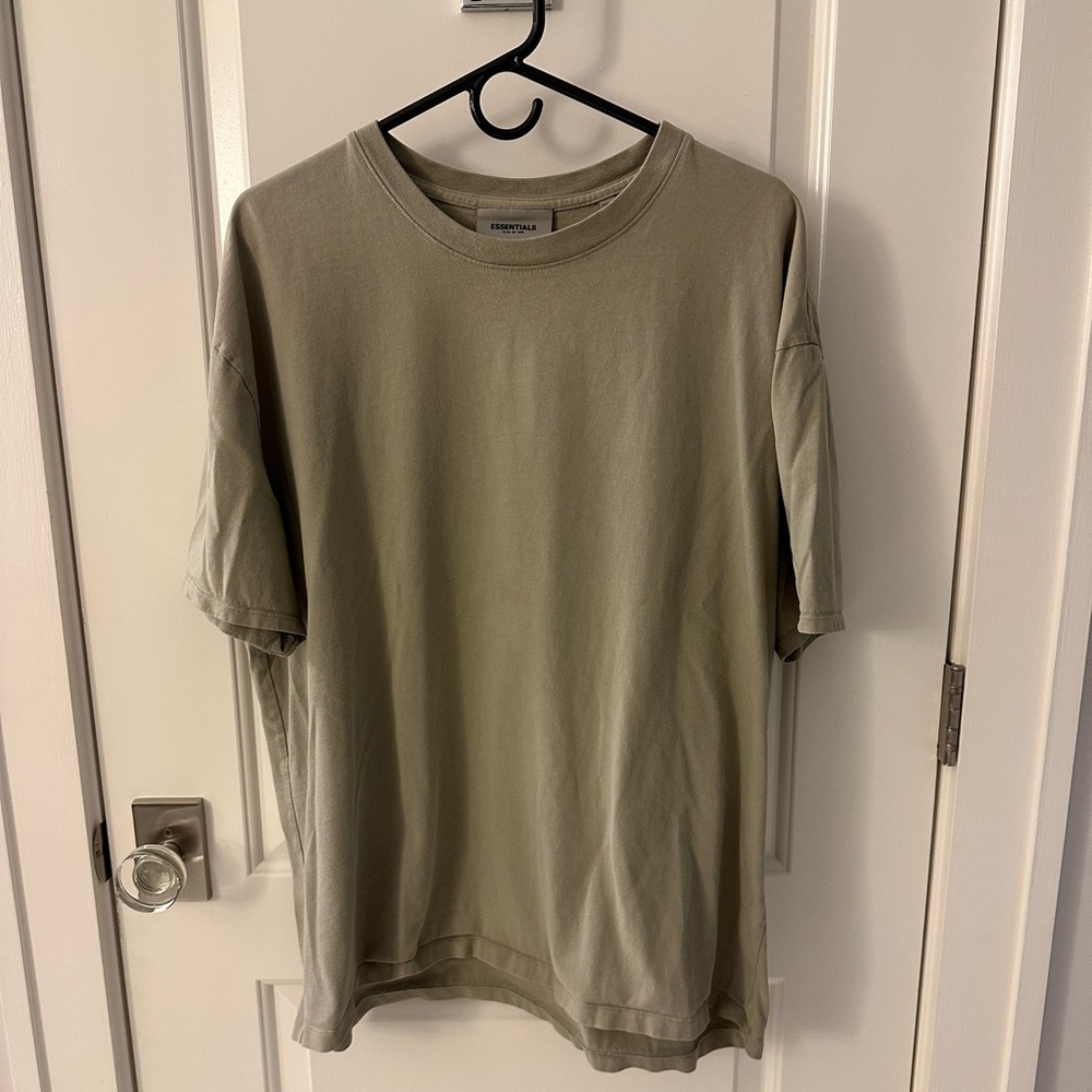 Men’s Essentials Fear of God T-shirt size L